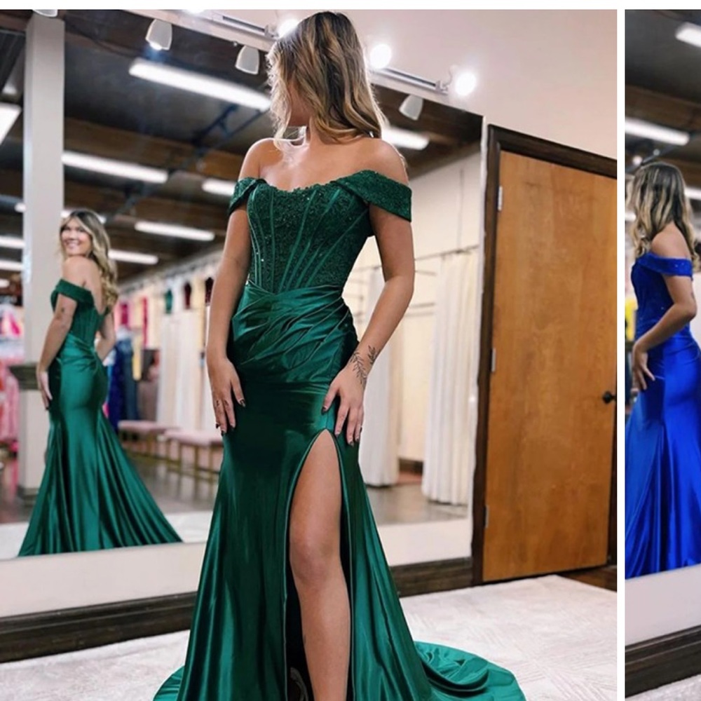 Size 2.  Deep green.  Ordered online at Promlily.  Prom plans cancelled